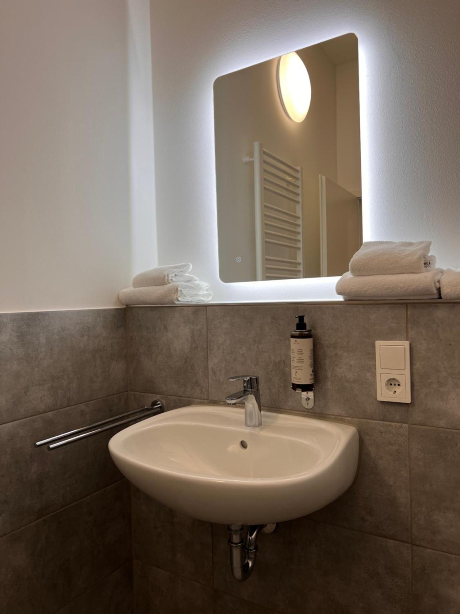 24Seven Apartments - Self Check-In アルトドルフ エクステリア 写真